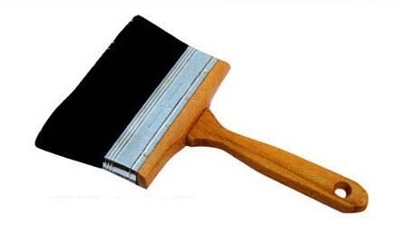 Pinceau de peinture à brosses noires avec poignée en bois laqué