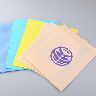 Sacs en tissu non tissé avec logo personnalisé pour l'emballage et l'emballage personnalisé
